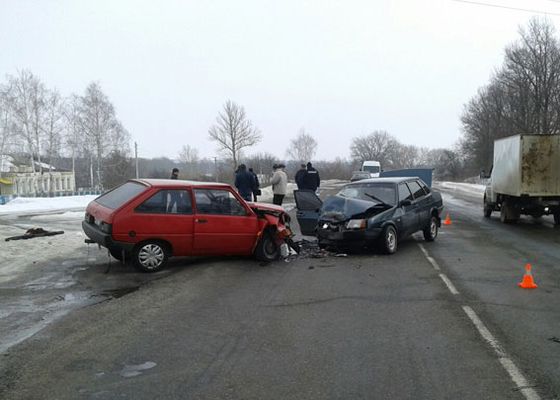 Очередное ДТП на Сумщине - пострадали водитель и два его пассажира (ФОТО)