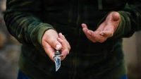 На Глухівщині чоловік погрожуючи ножем пограбував односельця 