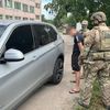 СБУ затримала агента рф, який «провів» до околиць Києва понад 120 одиниць техніки окупантів (відео)